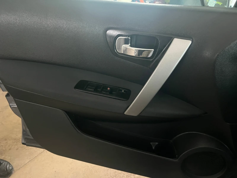 Nissan Qashqai 2.0 БЕНЗИН ПАНОРАМА 127 000 КМ !, снимка 11 - Автомобили и джипове - 53161299