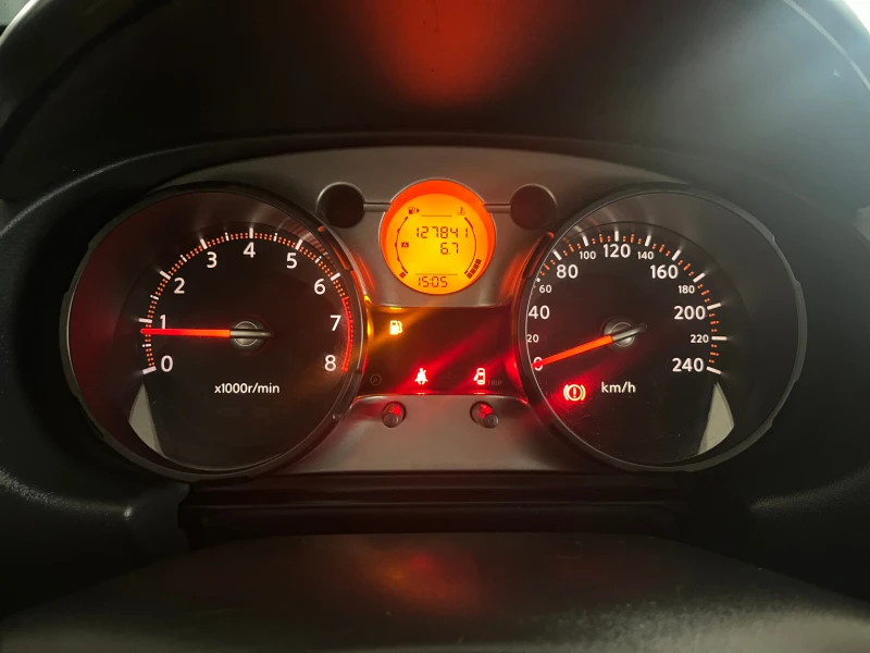 Nissan Qashqai 2.0 БЕНЗИН ПАНОРАМА 127 000 КМ !, снимка 9 - Автомобили и джипове - 53161299