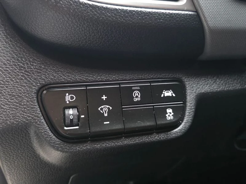 Kia Seltos 1.6 Automatic, снимка 15 - Автомобили и джипове - 55891698