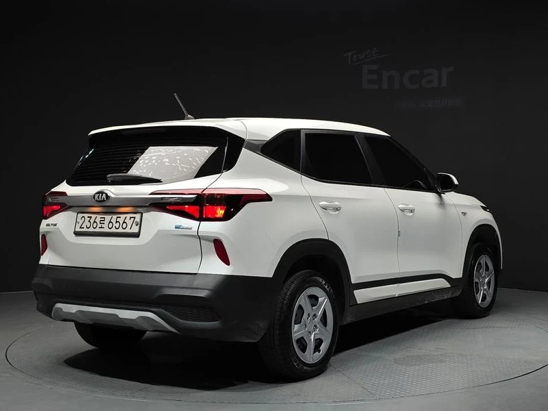 Kia Seltos 1.6 Automatic, снимка 2 - Автомобили и джипове - 55891698