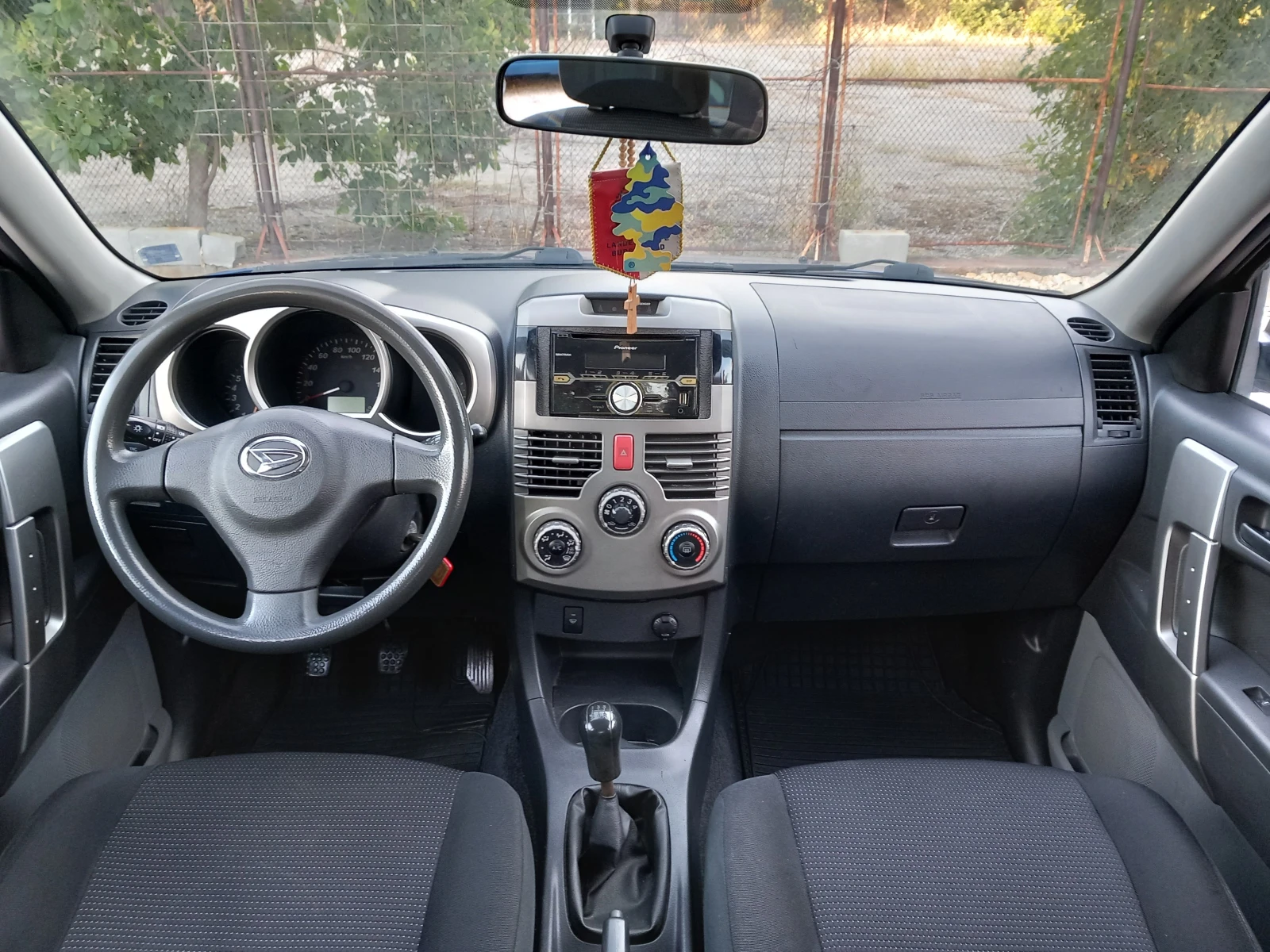 Daihatsu Terios 1.5i 4x4 климатик - изображение 9