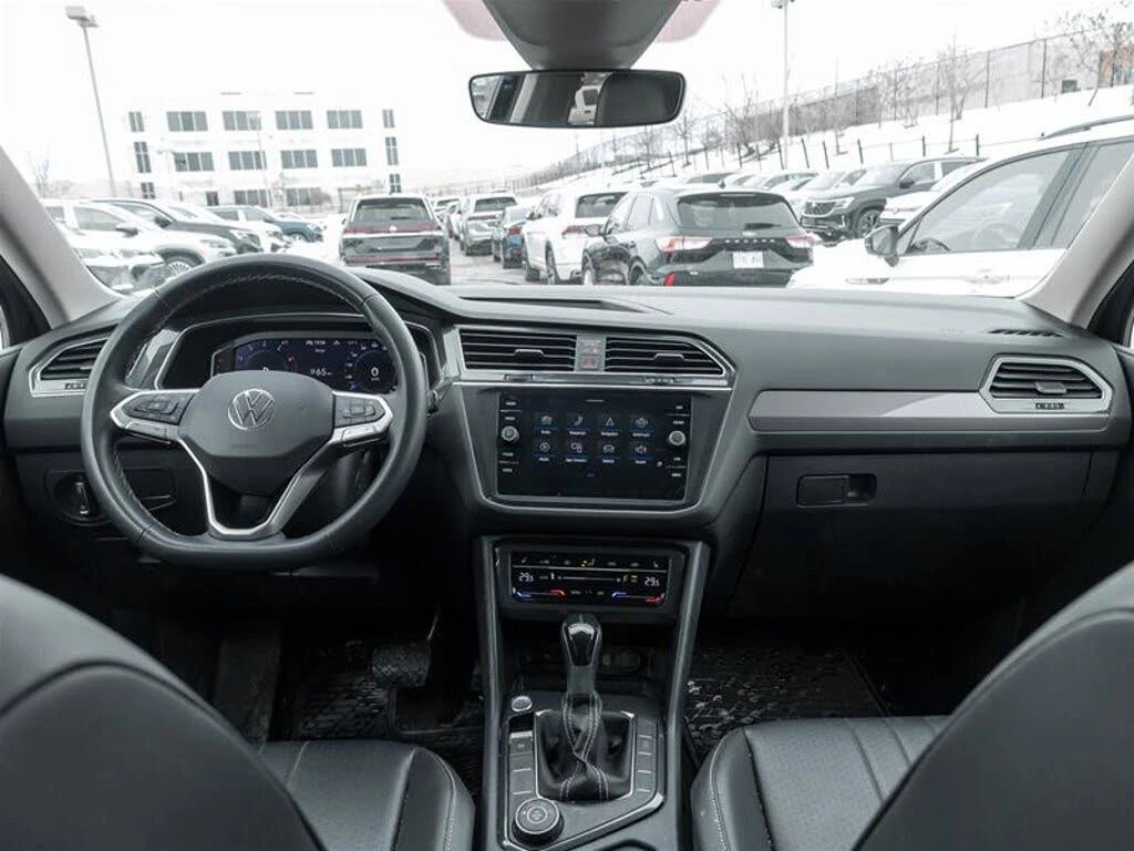 VW Tiguan Comfortline* 4Motion* АвтоКредит* (ЦЕНА ДО БГ), снимка 14 - Автомобили и джипове - 53830679