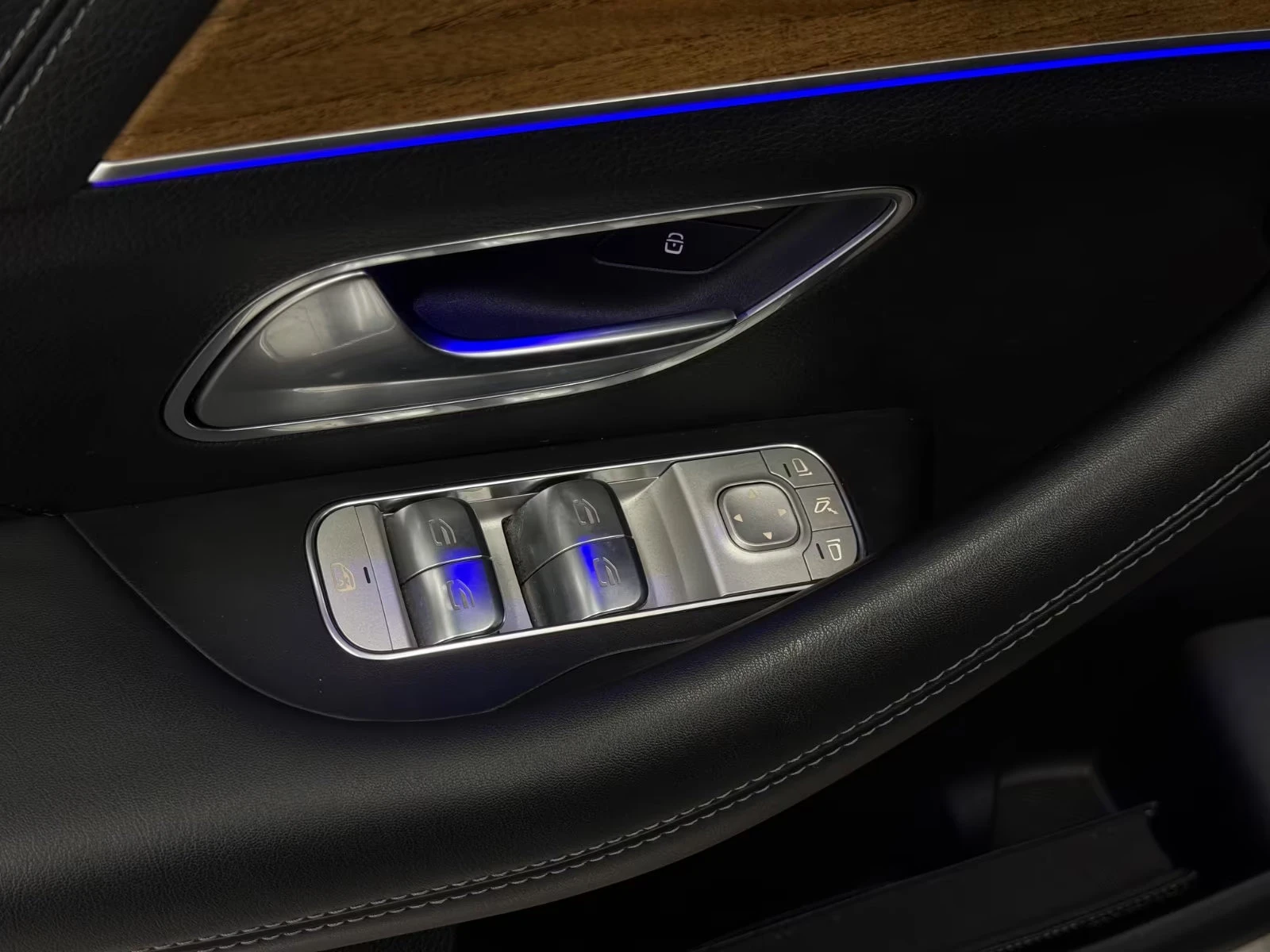 Mercedes-Benz GLE 350 d/4MATIC/272HP/COUPE/AMG/NIGHT/BURM/CAM/NAVI/987g, снимка 10 - Автомобили и джипове - 53999327