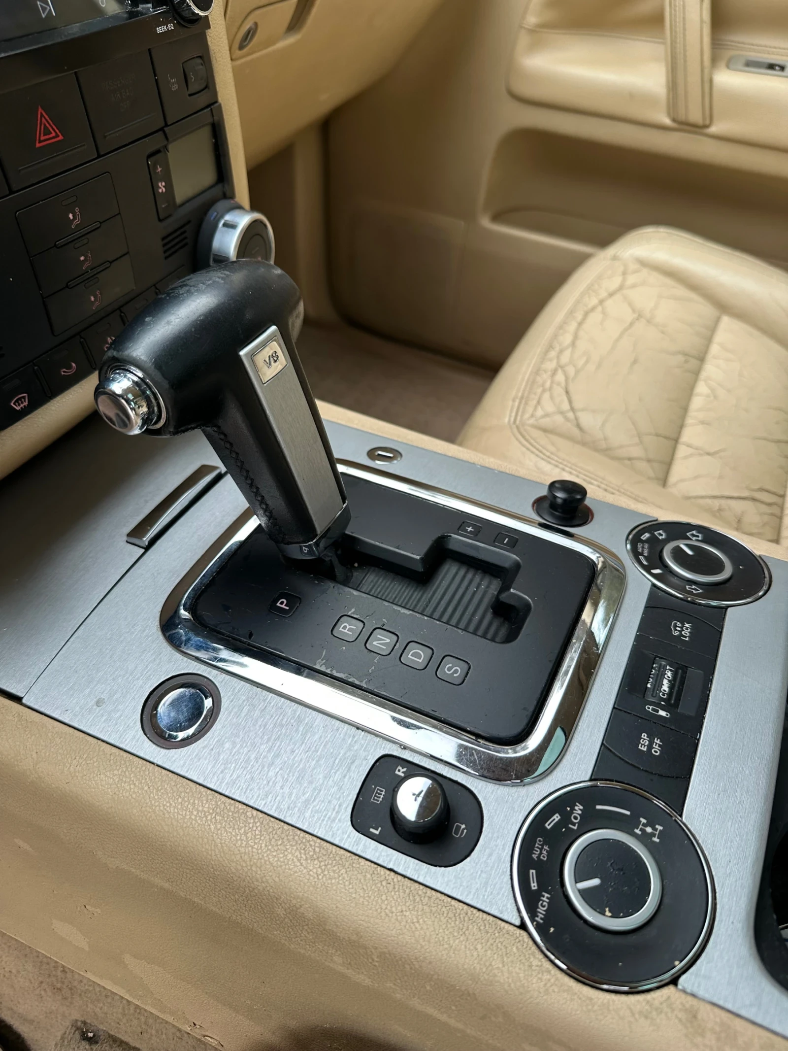 VW Touareg 4.2i ГАЗ, снимка 13 - Автомобили и джипове - 55731053