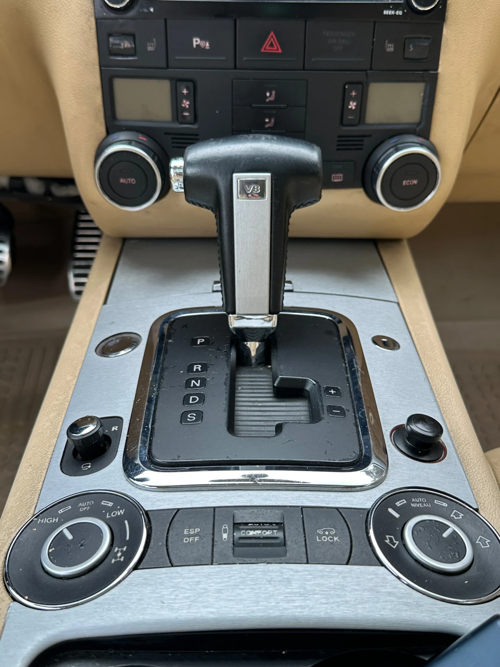 VW Touareg 4.2i ГАЗ, снимка 11 - Автомобили и джипове - 55731053