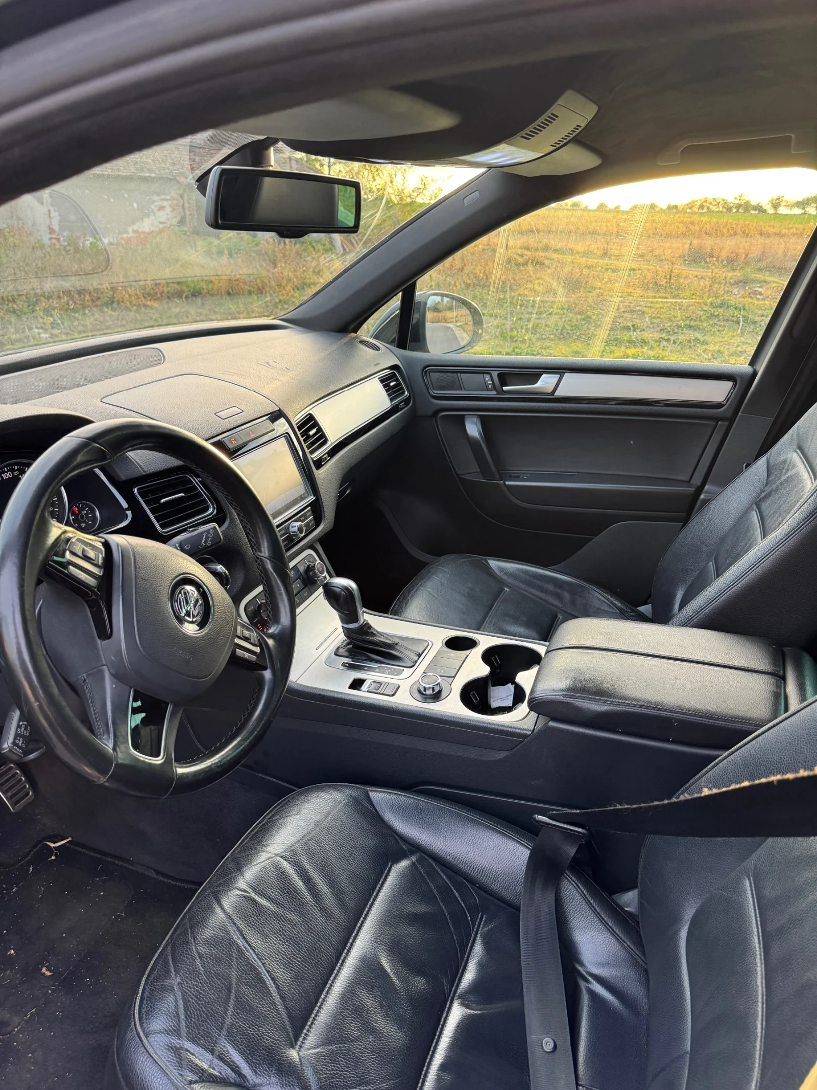VW Touareg, снимка 6 - Автомобили и джипове - 56551162