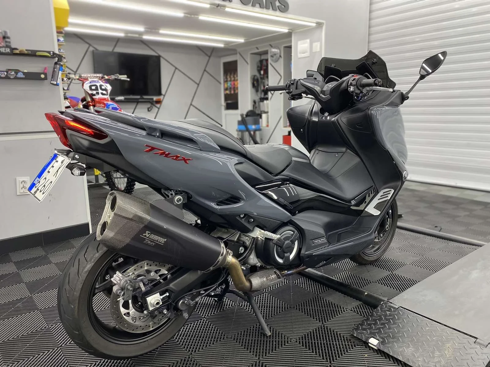 Yamaha T-max Tech Max 560/Akrapovic - изображение 5