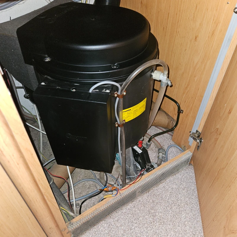 Кемпер Fiat Knaus, снимка 11 - Каравани и кемпери - 49408800