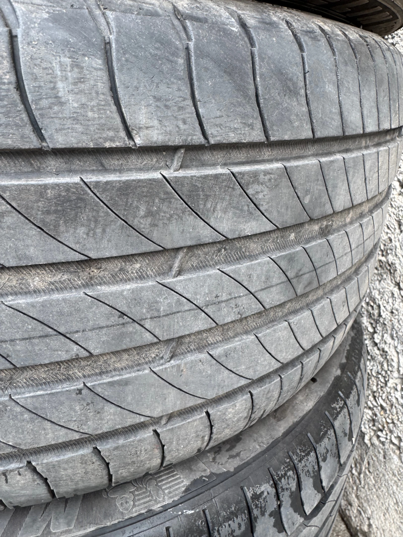 ���� 235/40R19 | Mobile.bg � ����������� 2