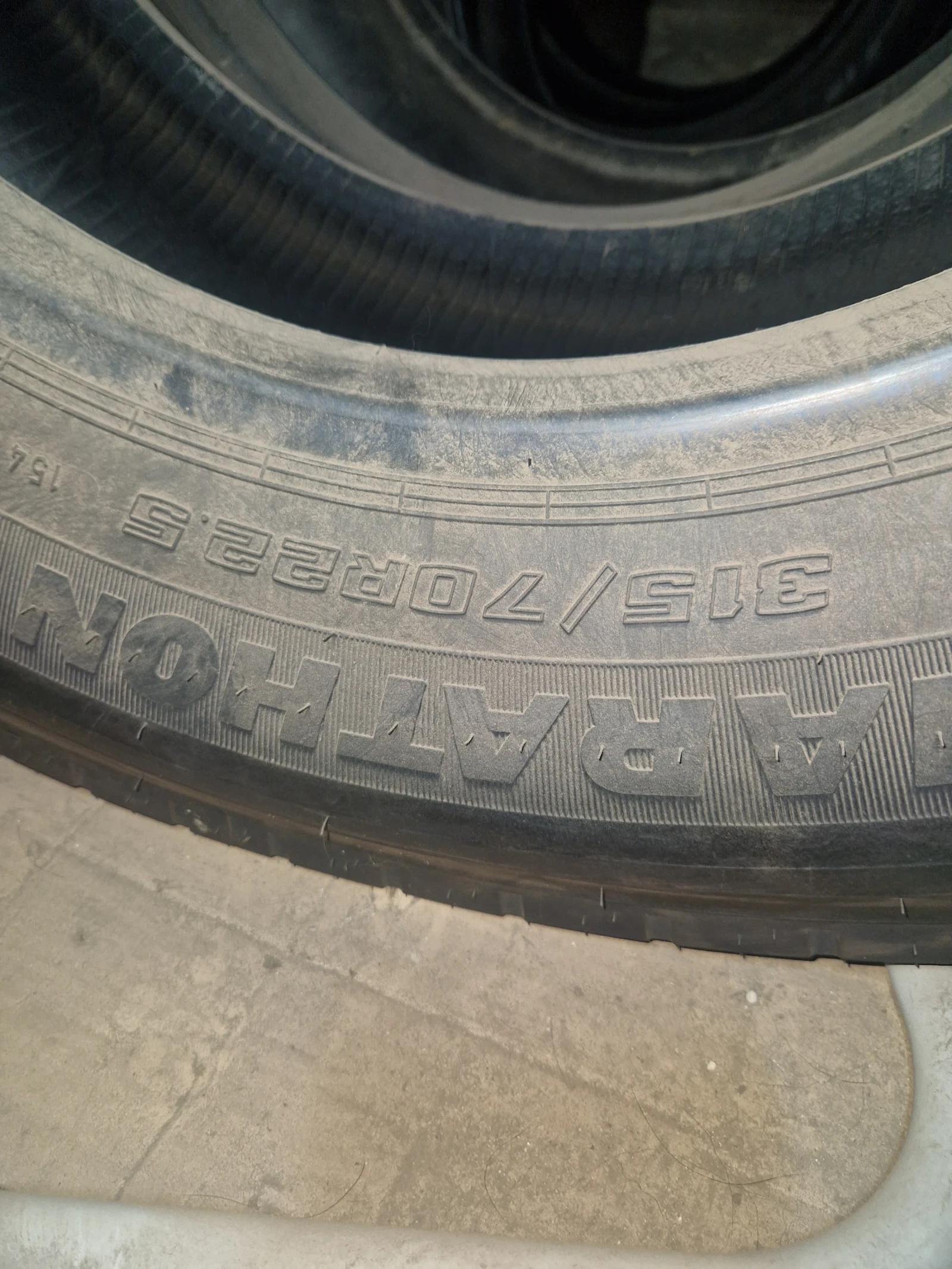 Гуми Всесезонни 315/70R22.5, снимка 2 - Гуми и джанти - 56067581