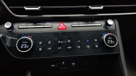 Hyundai Sonata 2.0* ГАЗ* ДИСТРОНИК* ПОДГРЕВ* КАМЕРА* ОБДУХВАНЕ, снимка 16
