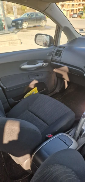 Toyota Auris, снимка 7