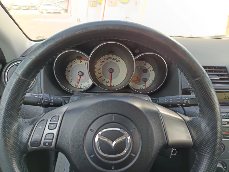 Mazda 3 1.6i, снимка 16 - Автомобили и джипове - 49287801