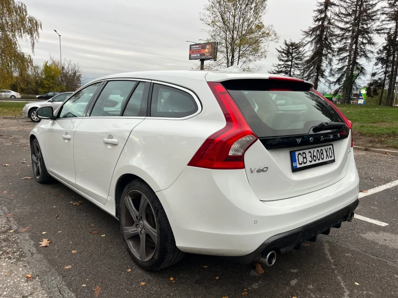 Volvo V60 R-Design, снимка 3 - Автомобили и джипове - 52064329