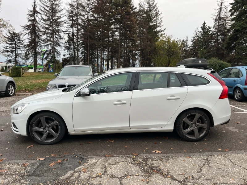 Volvo V60 R-Design, снимка 2 - Автомобили и джипове - 52064329