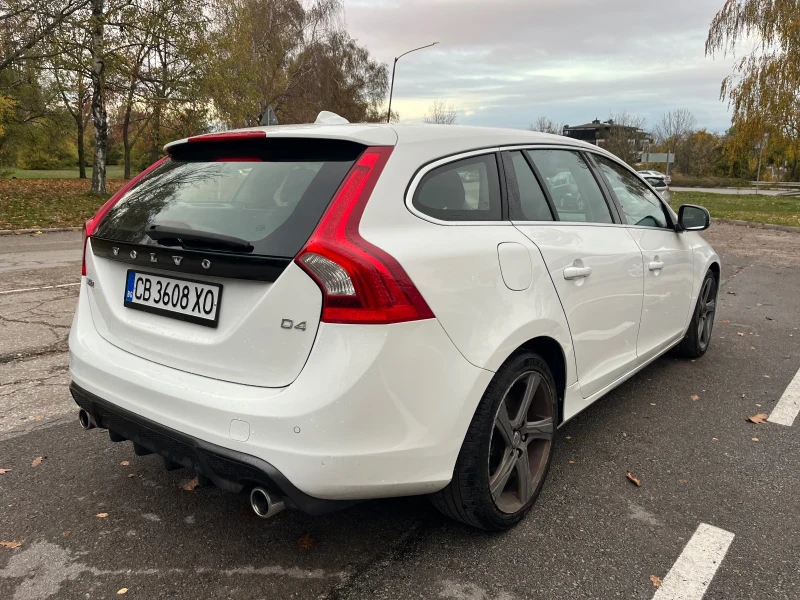 Volvo V60 R-Design, снимка 5 - Автомобили и джипове - 52064329