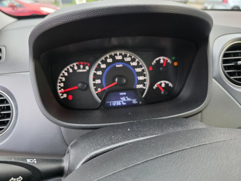 Hyundai I10 1.0 - 69 к.с., снимка 14 - Автомобили и джипове - 52551567