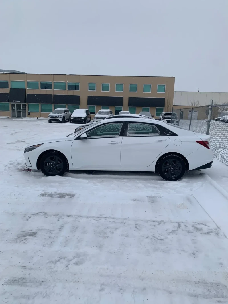 Hyundai Elantra * CARFAX * БЕЗ ПЪРВОНАЧАЛНА ВНОСКА, снимка 3 - Автомобили и джипове - 52790649