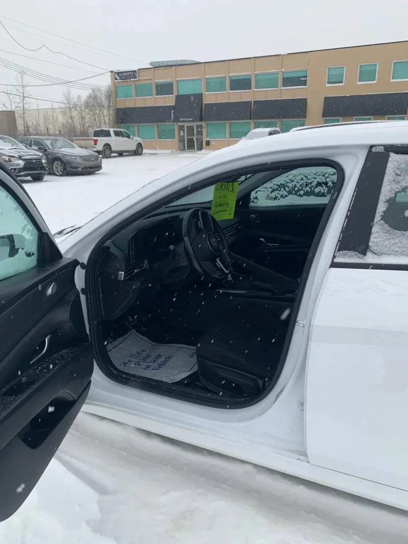 Hyundai Elantra * CARFAX * БЕЗ ПЪРВОНАЧАЛНА ВНОСКА, снимка 6 - Автомобили и джипове - 52790649