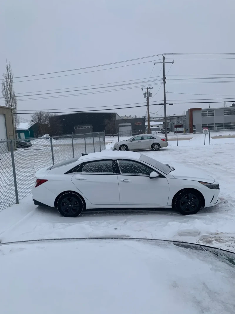 Hyundai Elantra * CARFAX * БЕЗ ПЪРВОНАЧАЛНА ВНОСКА, снимка 4 - Автомобили и джипове - 52790649