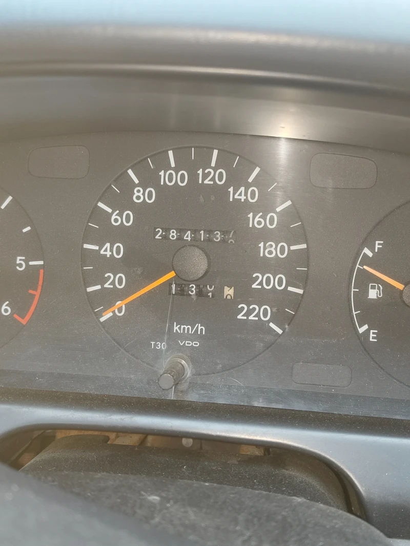 Toyota Carina, снимка 7 - Автомобили и джипове - 53482387