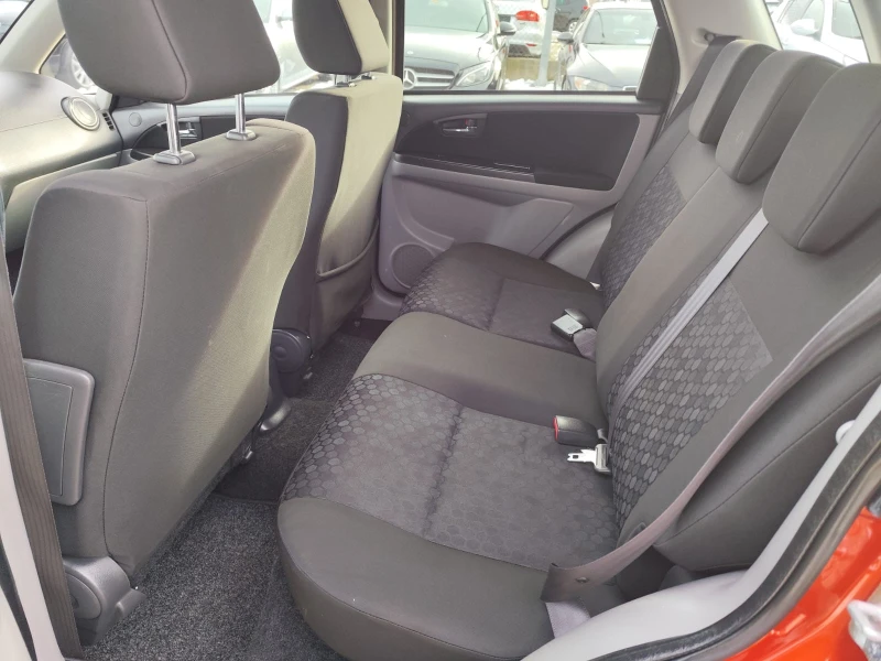 Suzuki SX4 1.6 бензин 4х4, снимка 13 - Автомобили и джипове - 53562835