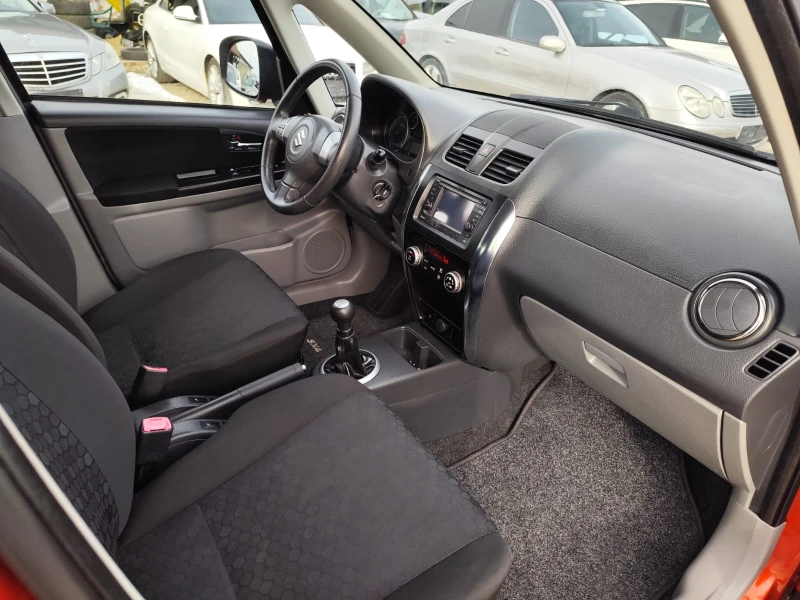 Suzuki SX4 1.6 бензин 4х4, снимка 12 - Автомобили и джипове - 53562835