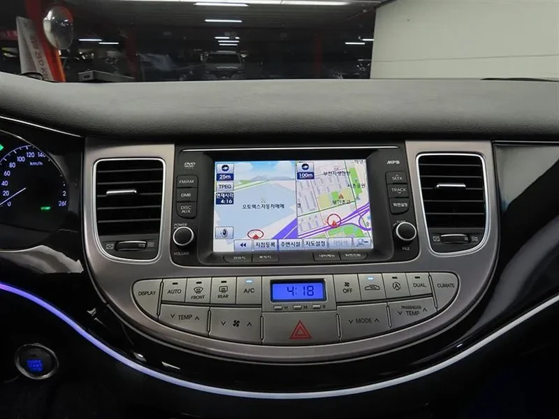 Hyundai Genesis 3.3, снимка 16 - Автомобили и джипове - 54615969