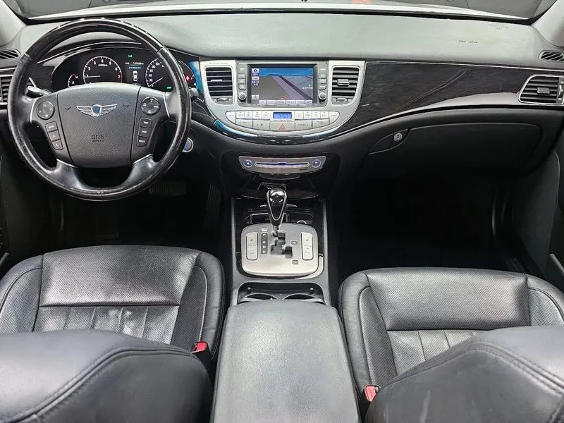 Hyundai Genesis 3.3, снимка 7 - Автомобили и джипове - 54618103