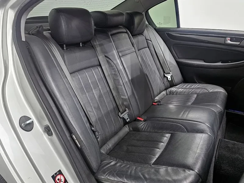 Hyundai Genesis 3.3, снимка 12 - Автомобили и джипове - 54618103