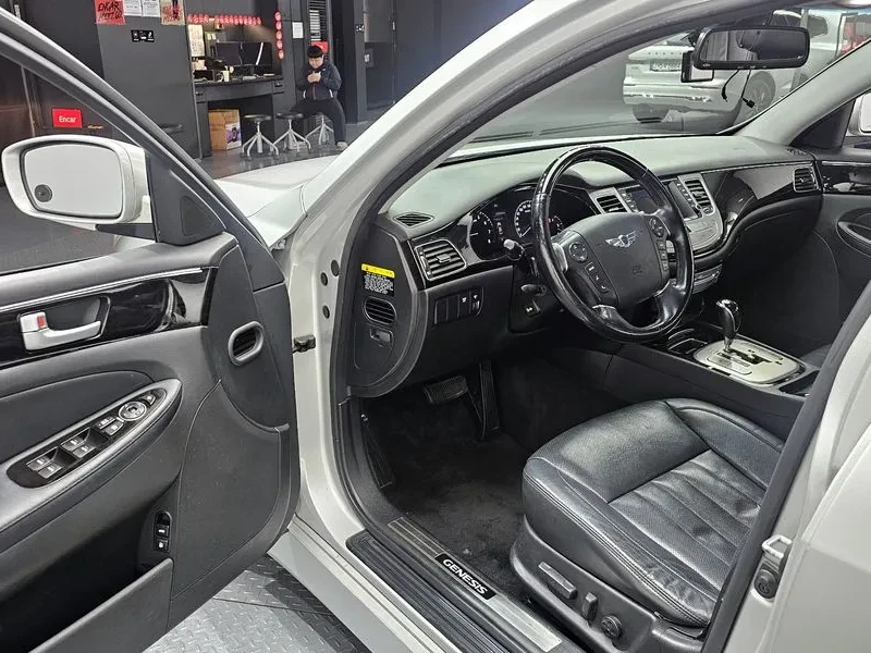 Hyundai Genesis 3.3, снимка 11 - Автомобили и джипове - 54618103