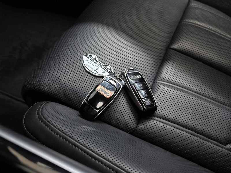 Audi A8 3.0 CZS Automatic, снимка 13 - Автомобили и джипове - 55450800