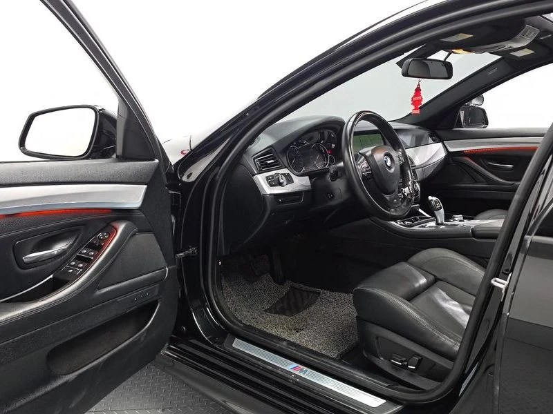 BMW 520 520d M Sport| 182к.с., снимка 10 - Автомобили и джипове - 56289415