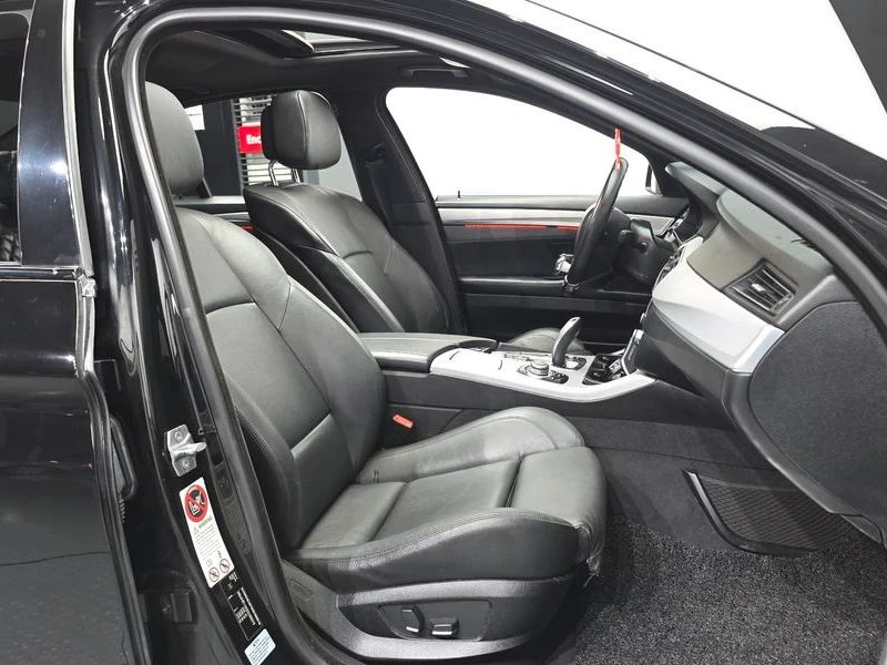 BMW 520 520d M Sport| 182к.с., снимка 11 - Автомобили и джипове - 56289415