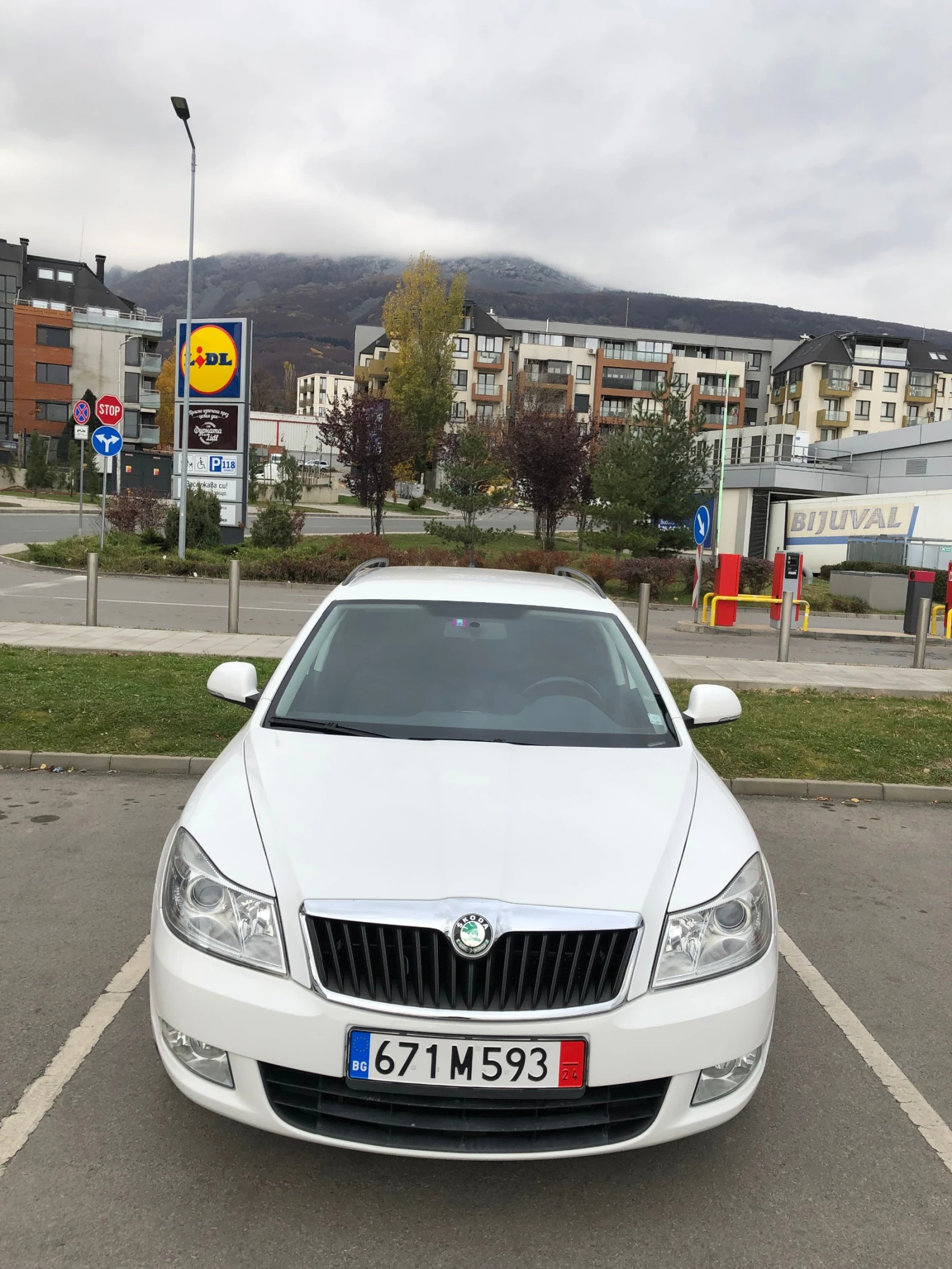 Skoda Octavia 1.8TSI 4x4 * НОВ ВНОС ШВЕЙЦАРИЯ* Сервизна Книжка*  - изображение 2