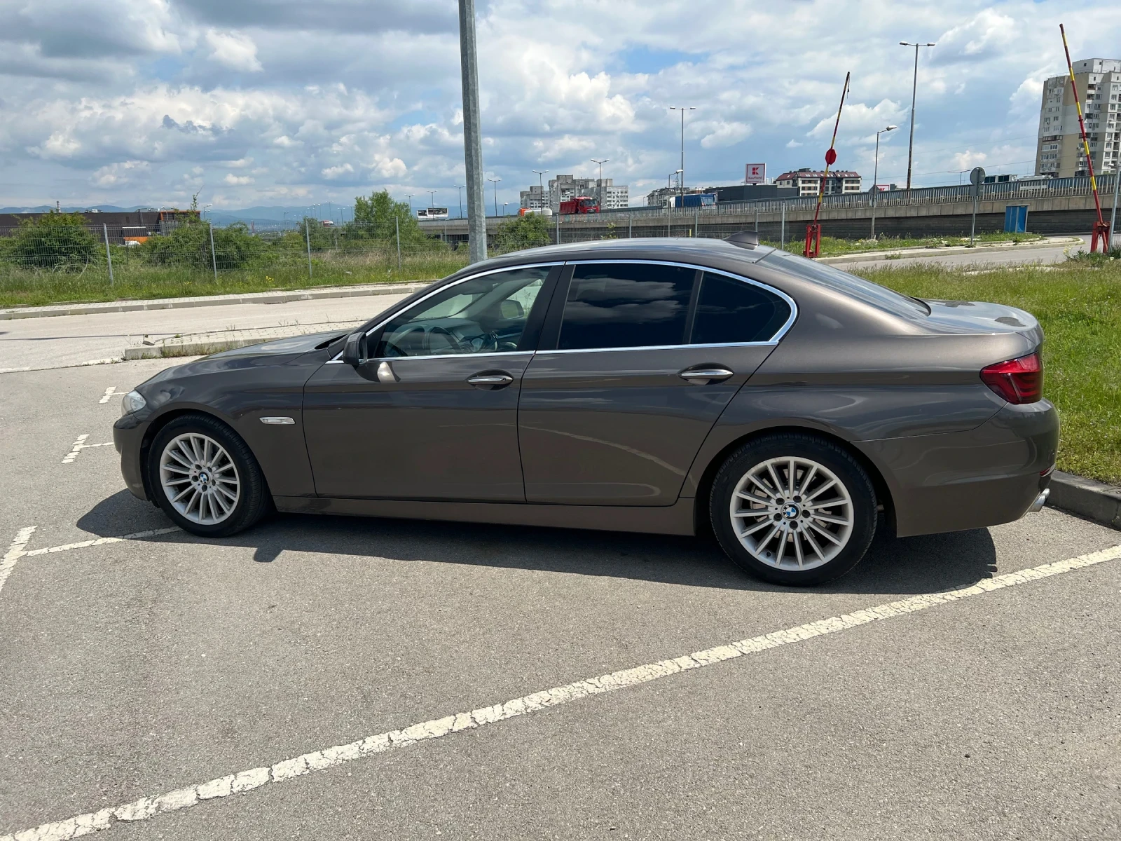 BMW 530 F10 - изображение 2