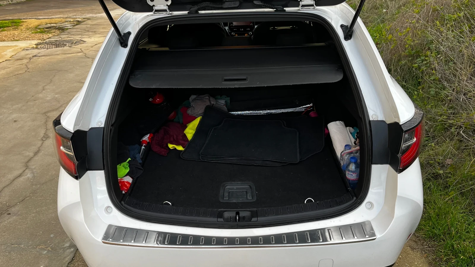 Toyota Corolla Touring Sport 1.2T 6MT | Mobile.bg � ����������� 13