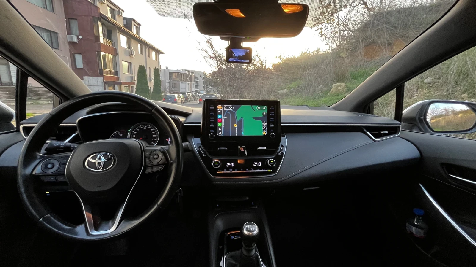 Toyota Corolla Touring Sport 1.2T 6MT | Mobile.bg � ����������� 12