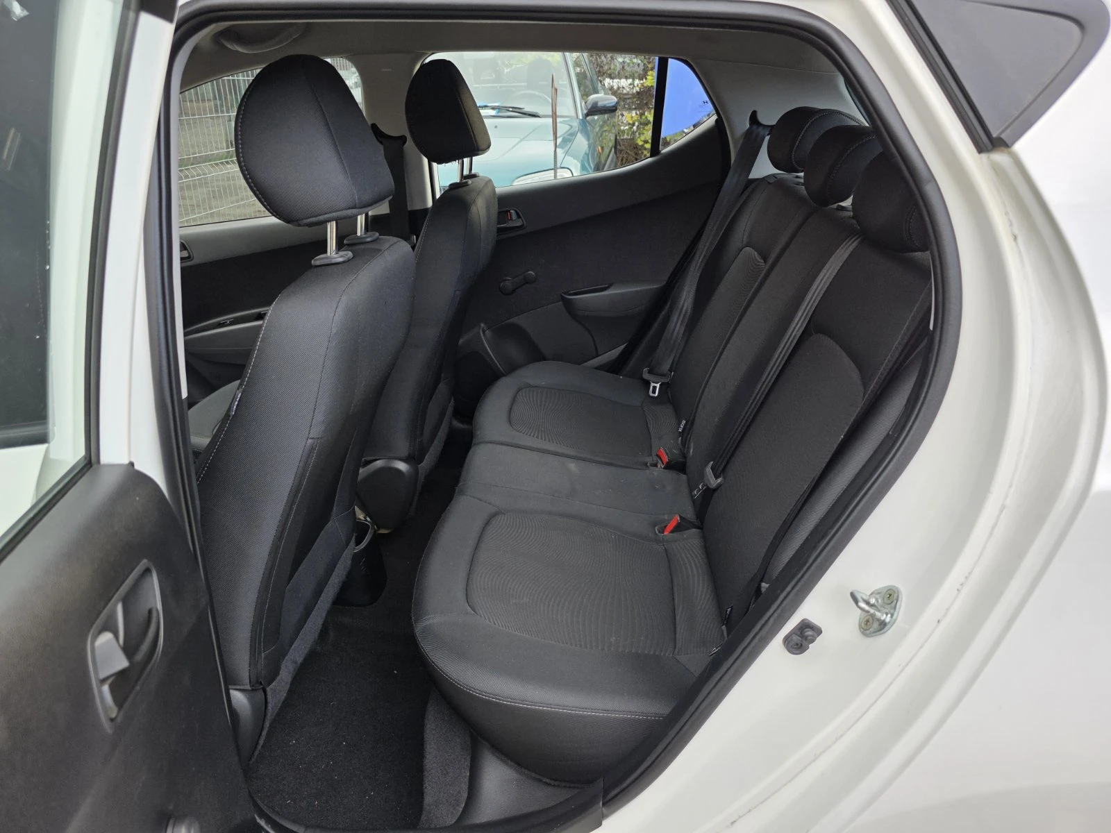 Hyundai I10 1.0 - 69 к.с. - изображение 7