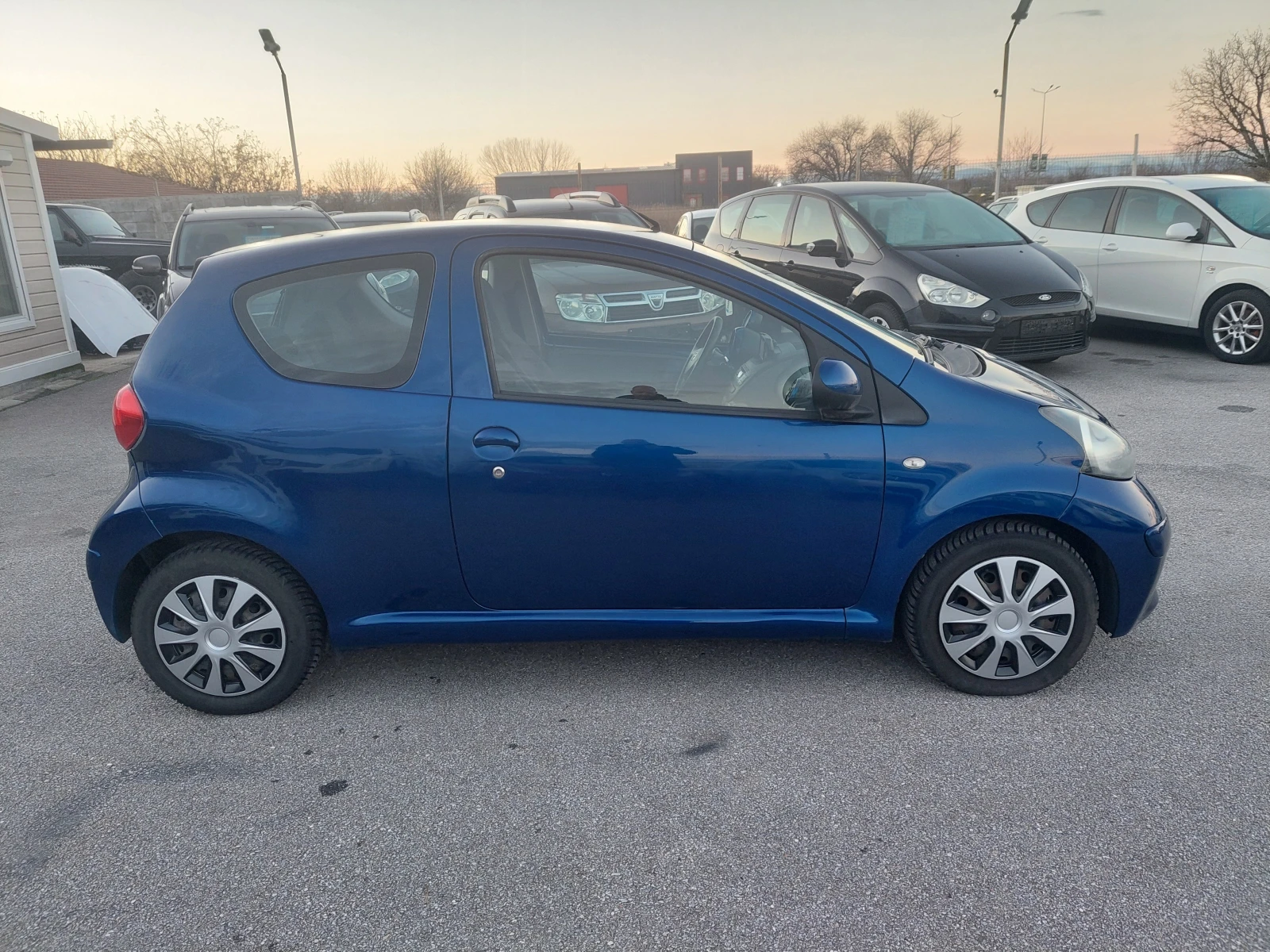 Toyota Aygo 1.0i АВТОМАТИК КЛИМА - изображение 2