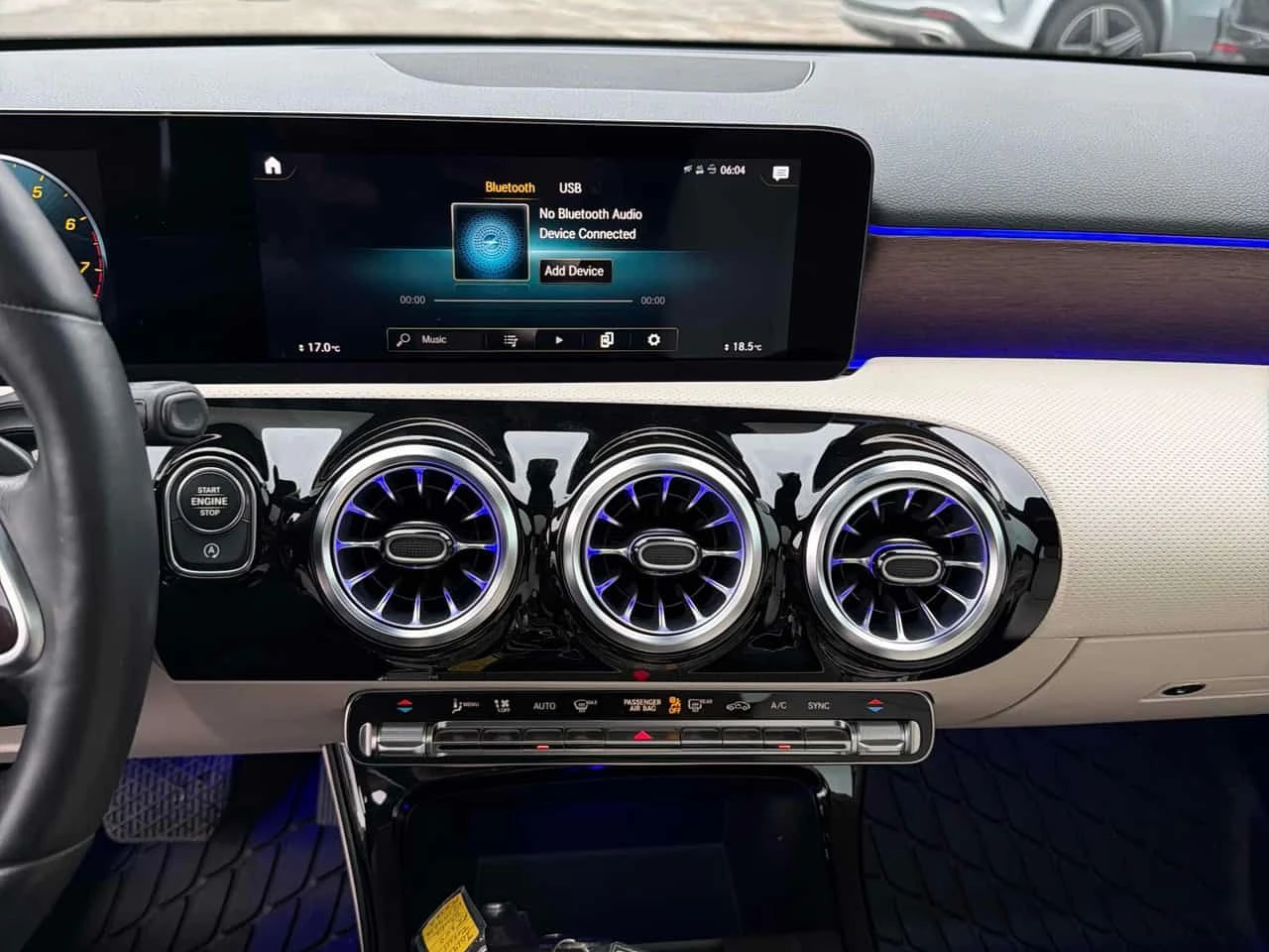 Mercedes-Benz A 220 CARFAX, снимка 9 - Автомобили и джипове - 54172239