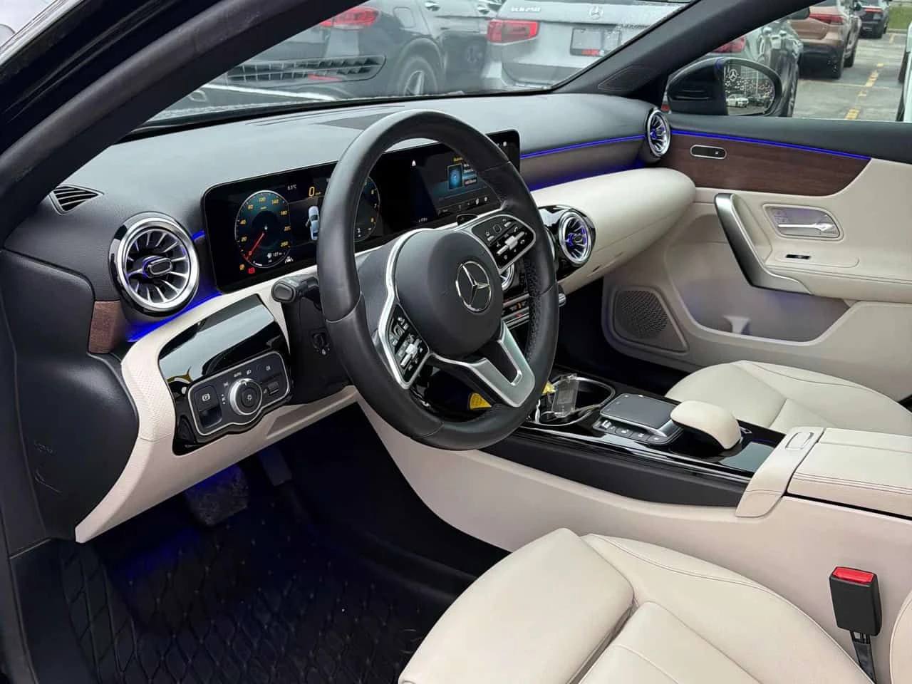 Mercedes-Benz A 220 CARFAX, снимка 5 - Автомобили и джипове - 54172239