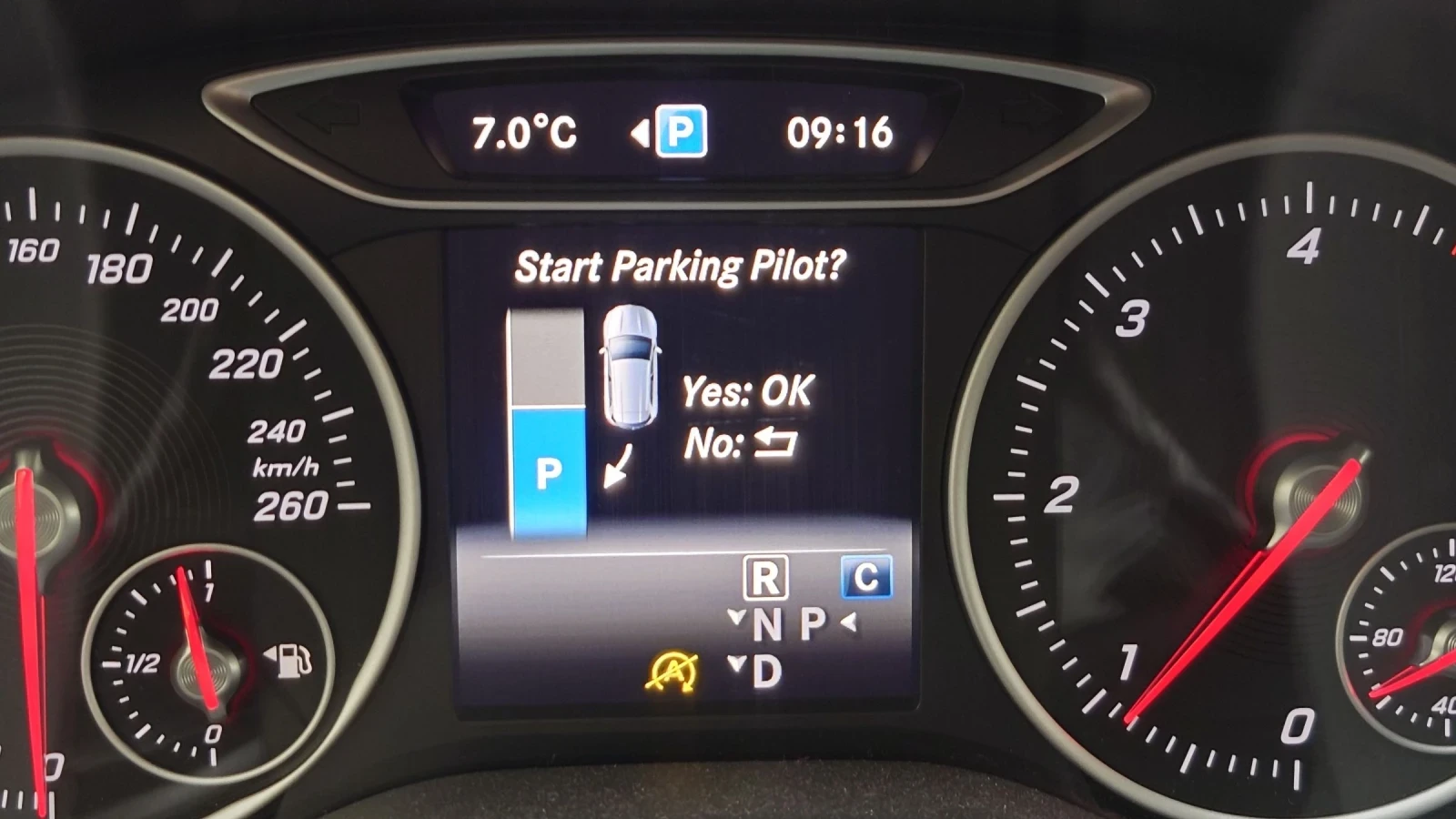 Mercedes-Benz GLA 180 Facelift, снимка 3 - Автомобили и джипове - 54205607