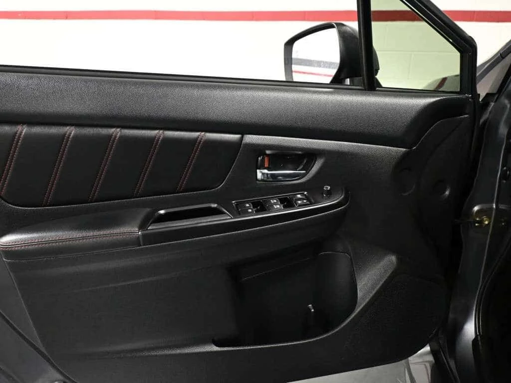 Subaru WRX Sport No Accident Sunroof Heated Seats Blind Sport, снимка 9 - Автомобили и джипове - 54456039