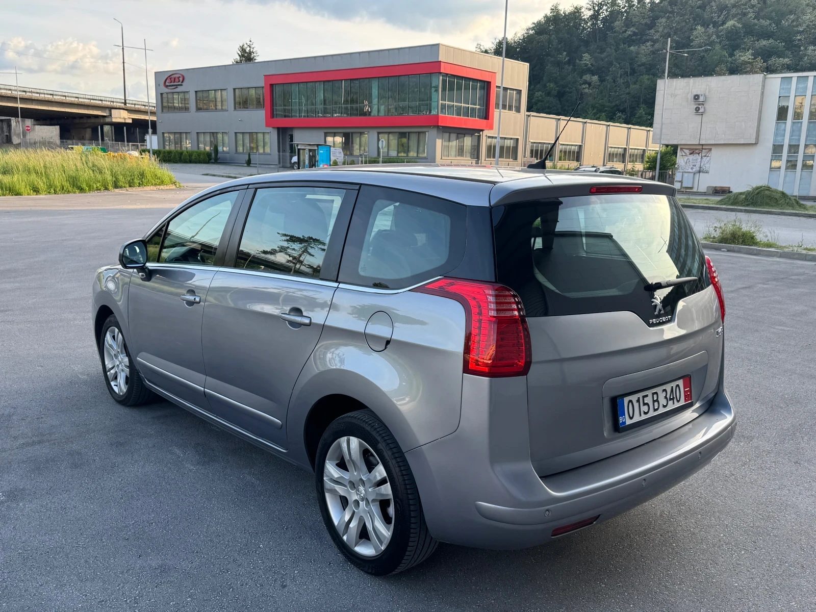 Peugeot 5008 1.6 HDI 120k.c * Navi * LED * 7 местен, снимка 3 - Автомобили и джипове - 54692327