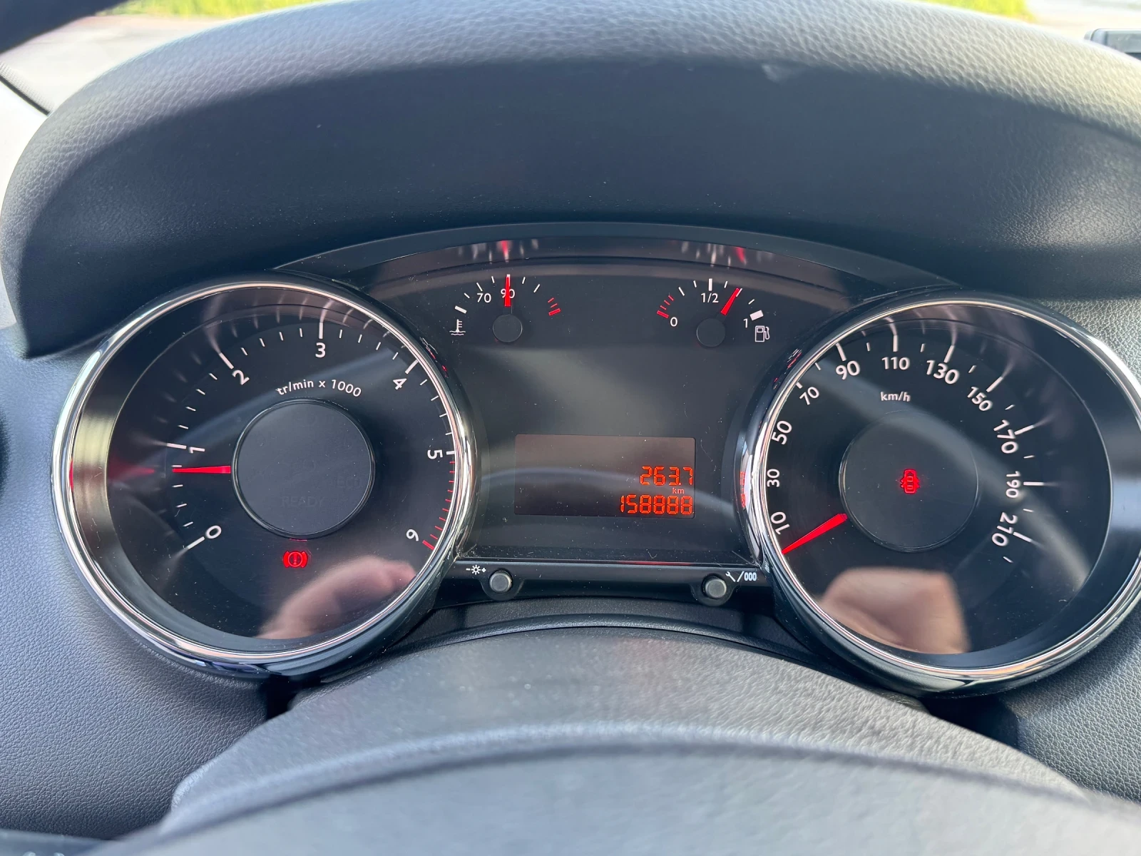 Peugeot 5008 1.6 HDI 120k.c * Navi * LED * 7 местен, снимка 12 - Автомобили и джипове - 54692327