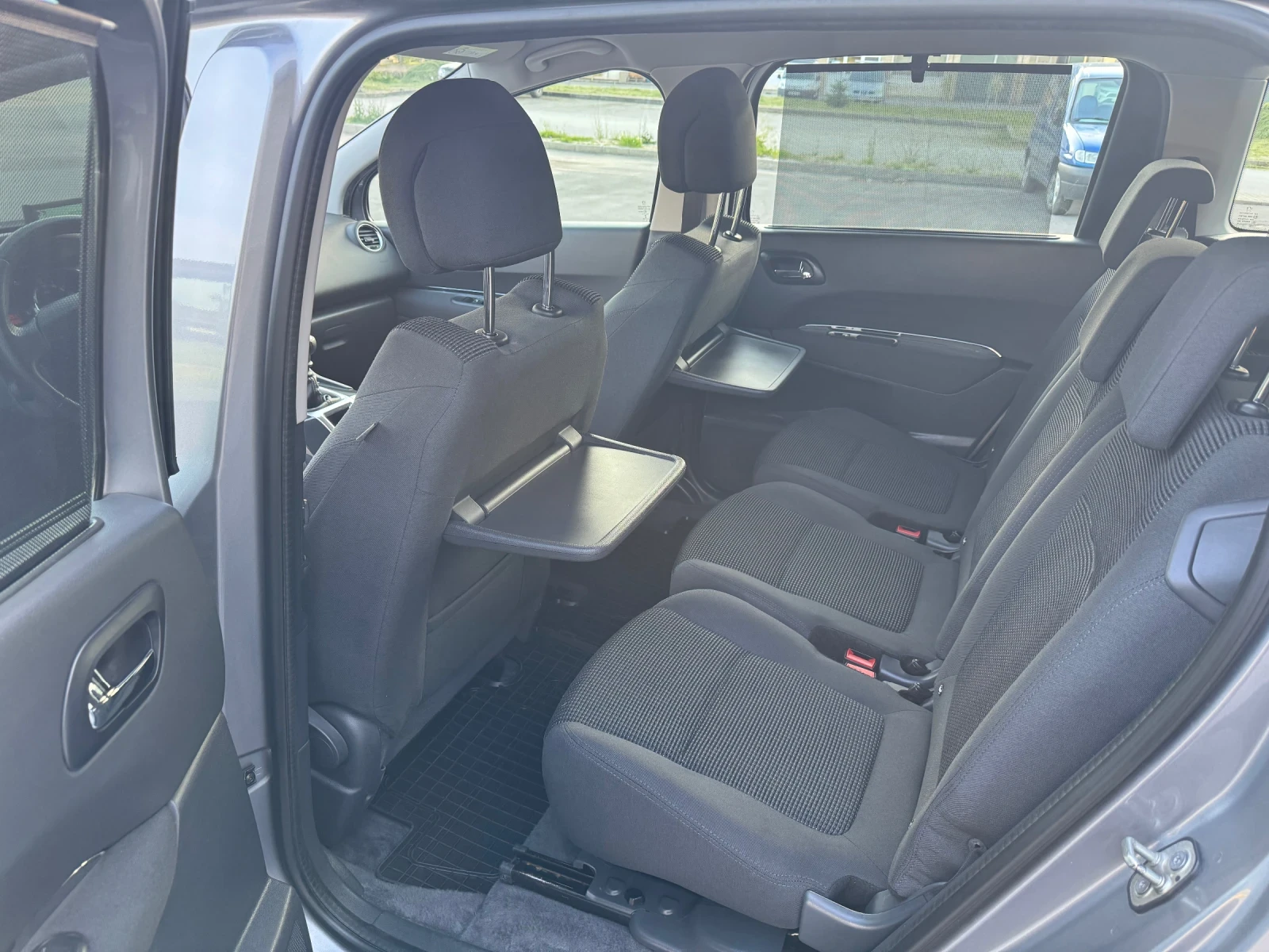 Peugeot 5008 1.6 HDI 120k.c * Navi * LED * 7 местен, снимка 14 - Автомобили и джипове - 54692327