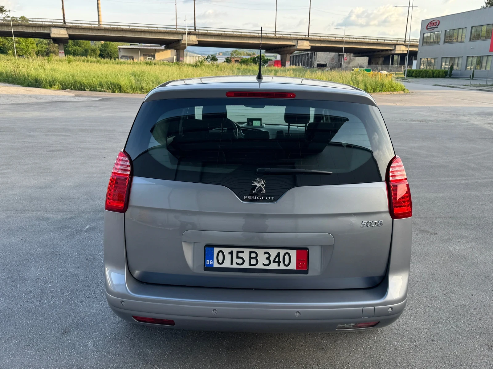 Peugeot 5008 1.6 HDI 120k.c * Navi * LED * 7 местен, снимка 4 - Автомобили и джипове - 54692327