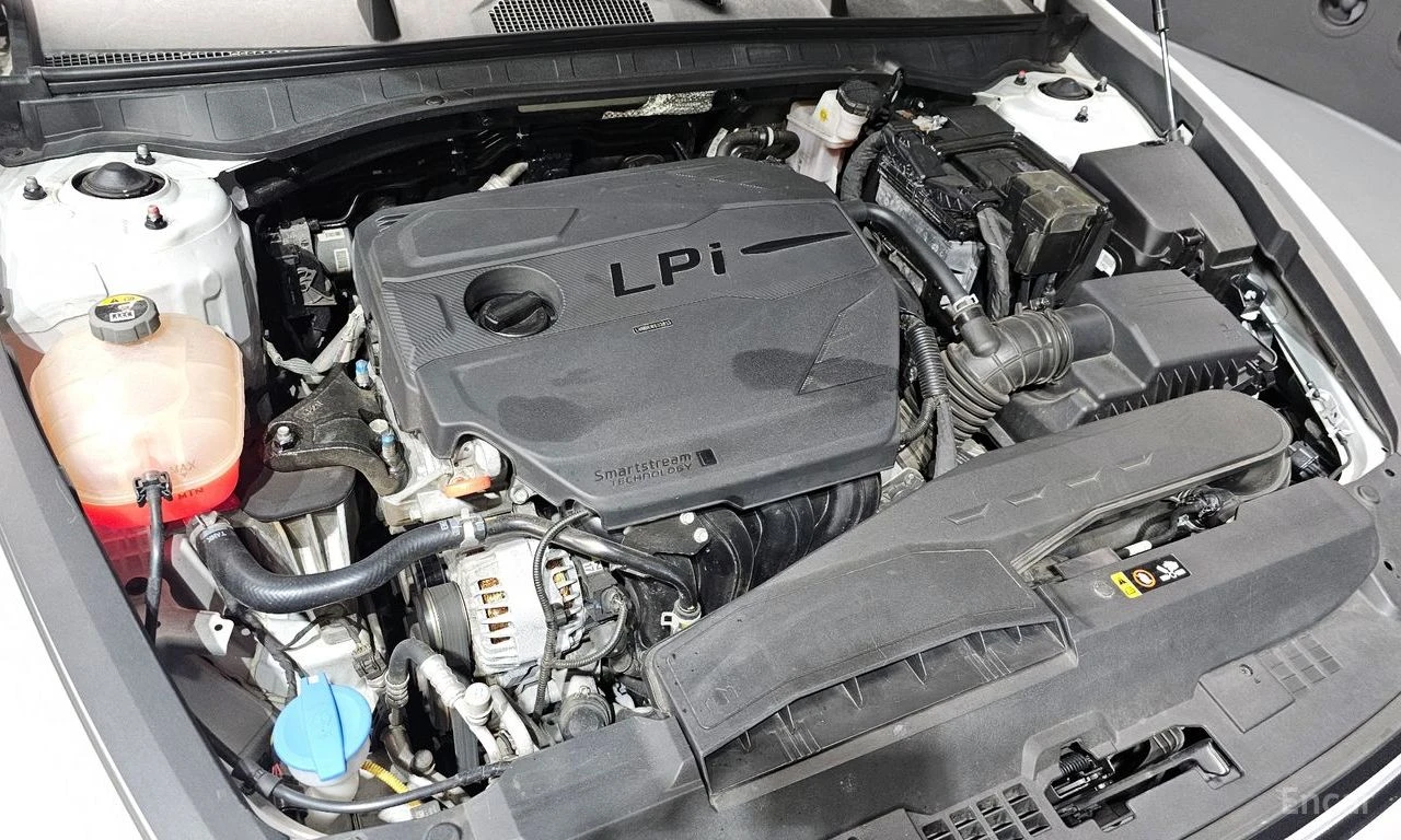Hyundai Sonata 2.0* ГАЗ* ДИСТРОНИК* ПОДГРЕВ* КАМЕРА* ОБДУХВАНЕ, снимка 6 - Автомобили и джипове - 54741185