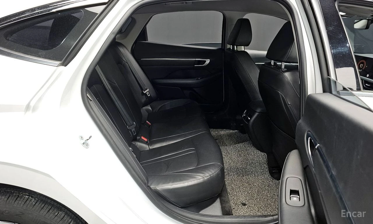 Hyundai Sonata 2.0* ГАЗ* ДИСТРОНИК* ПОДГРЕВ* КАМЕРА* ОБДУХВАНЕ, снимка 17 - Автомобили и джипове - 54741185